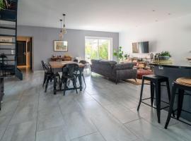 Les lauriers - 3 bedrooms, hyper-centre and pool, Hotel in Castres