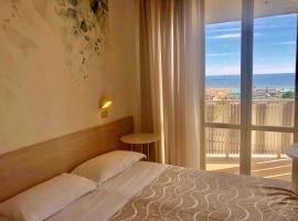 Hotel B&B ViaMare Milano Marittima，海上米蘭的飯店
