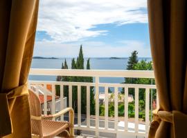 Apartments Villa Silvana, hotell sihtkohas Mlini