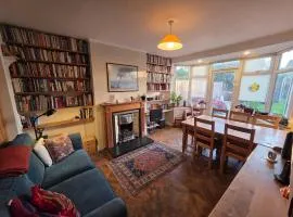 Peaceful 3-Bed Retreat by Epping Forest Chingford