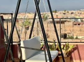 Apartment with rooftop access