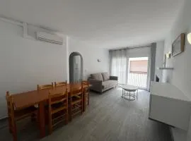 Bonito Apartamento en el centro de Rosas AV-77