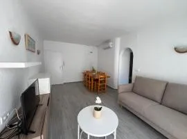 Bonito Apartamento en el centro de Rosas AV-79