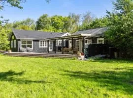 Beach Front Home In Bogense With Wifi
