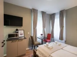 BetweenLakes Studio grd floor east