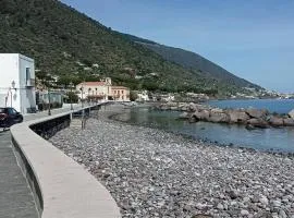 Casa Caraedo sulla spiaggia Isola Salina