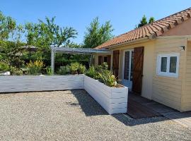 Lana Cottage 3 Etoiles Jardin, ξενοδοχείο σε Montjean