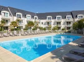 Beg Meil centre, 300 m de la plage