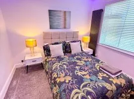 1 bed modern apartment walking distance from shopping mall