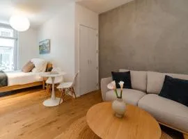 Stylish Studio Hideaway, Quiet Inner-City Location