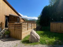 Gîtes les cocons des guédons LE MÉLÈZE, hotel i Le Ménil