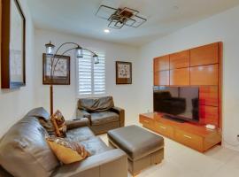1 Mi to Heritage Lake Park: Duplex w/ Patio!، فندق في مينيفي