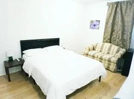 Neat bedroom with Exclusive bath -FREE WIFI-Self check in- New London-Mystic