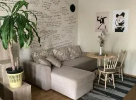 Hygge Home - artistic style apartment with free parking Friday 7 pm - Monday 8 am