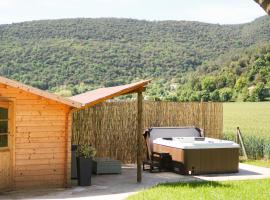 La Caseta, hotel amb banyeres d'hidromassatge a Sant Jaume de Llierca