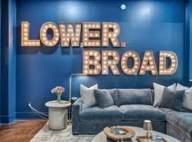 Nashville Lower Broadway Suite 4BR by Maddox Hotel