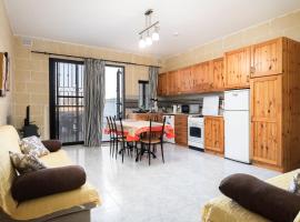 2BD Spacious Apartment with Front Terrace and Country Views - Gozo Island, hotel v destinaci Qala