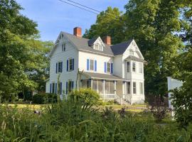 Charming Private Studio Saugerties, hotel v destinaci Saugerties