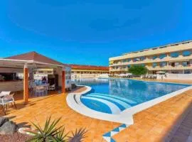 Apartamento con vistas al mar y Piscina en Playa Paraiso