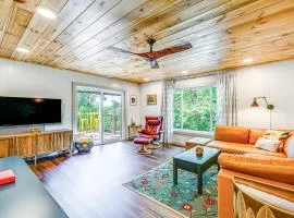 Renovated Franklin Home with Mountain-View Deck!