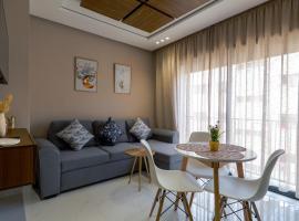 Chic Comfort Apartment - Rabat Center - Free Parking & AirC & Internet, Hotel in Rabat