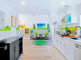 D- Hip NoHo Haven Hot Tub - Family - Parking