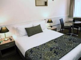 Garden City Motor Inn, hotel near Queensland Sport and Athletic Centre, Brisbane