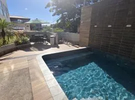 Aline Duque 308 no Centro de Porto by La Playa