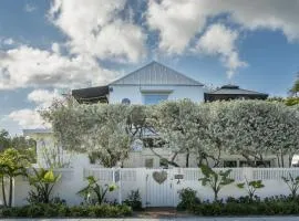 Atlantis House Suites