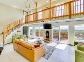 Lake Taneycomo Views Family-Friendly Cabin!