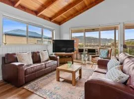 Coastal Gem - pool table and views