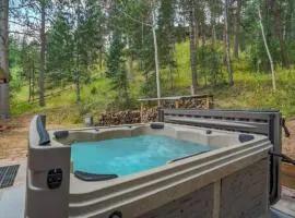 Serenity Pines Hideaway w HotTub