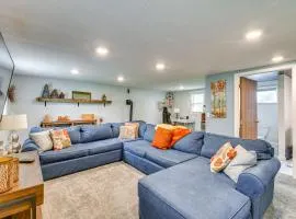3 Mi to Erie Canal Home with Hot Tub in Holley!