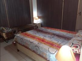 Departamento Luque grande, hotel v destinaci Luque