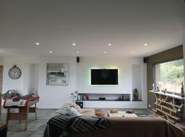 Nouveau villa T4 à Sotta entre mer et montagnes, hotel em Sotta