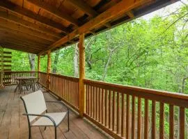 4 Mi to Marina Cozy Log Cabin in Eureka Springs!