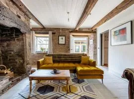 4 bedroom farmhouse Brecon Beacons