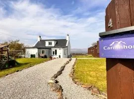 Carnmhor, Isle of Skye - Stunning 242 year old cottage on its own sea shore!