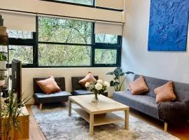 Luxury Sydney Condo, Pool, Gym, Parking