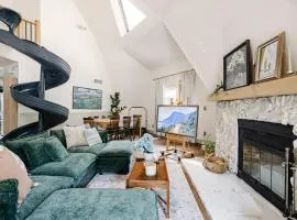 Family Getaway Foxwood Cottage in Star Valley!