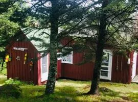 Comfy Charming Island Cabin with Coastal Waterfront