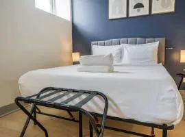 8 Unit Cozy & Bright Loft with Free Parking
