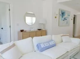 Modern Oasis 4 bedroom 2 bathroom- Sleeps 12