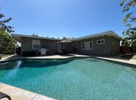 Gorgeous Pool Home 1/2 Mile Walk to Disney