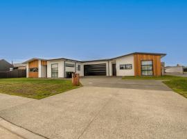 Heavenly Hideaway, House B, hotel in Twizel