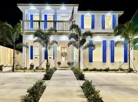 Luxury - Southern Charm Home - Steps from Beach!