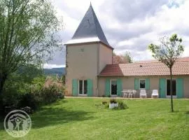 Gîte familial calme avec jardin, terrasse, équipements modernes et jeux pour enfants à Lentigny - FR-1-496-129