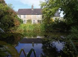 Retraite paisible en maison traditionnelle, 4 chambres, jardin arboré, cheminée et nature luxuriante. - FR-1-497-154