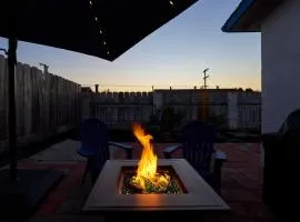 2 Miles to Beach- Bay Views, Fire Pits, BBQ , Golf