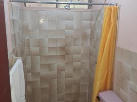 Casa particular con habitaciones disponibles en colonia indepdencia Distrito 3 Managua, ξενοδοχείο σε El Venado